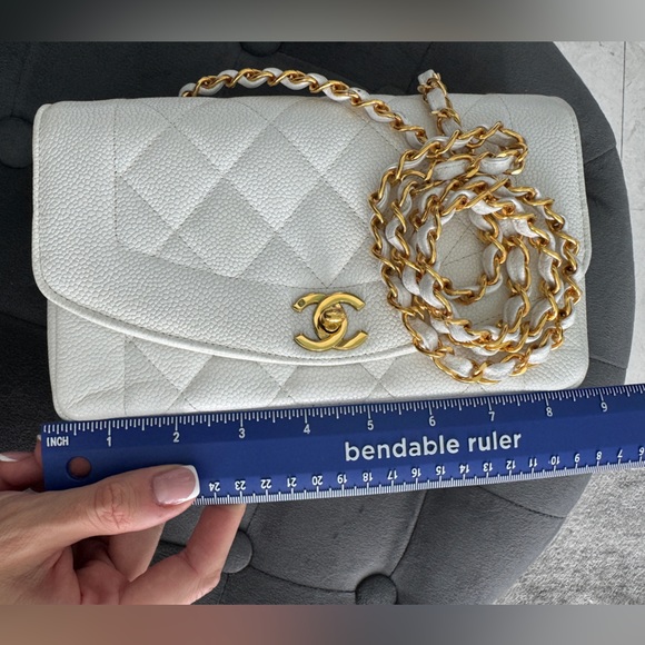 LOT 1286 RARE‼️SMALL 22‼️24K gold plated CHANEL vintage caviar leather DIANA bag - Picture 10 of 16